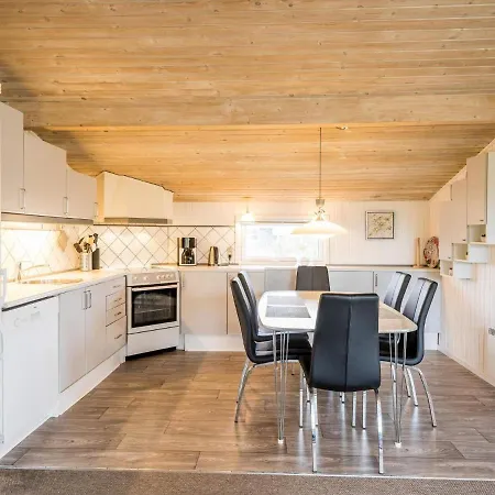 Holiday home Holiday Henne Lxvii